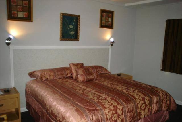 Shangri La Motel Ocala Room photo
